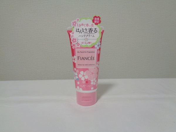 フィアンセ　ハンドクリーム　さくらの香り N