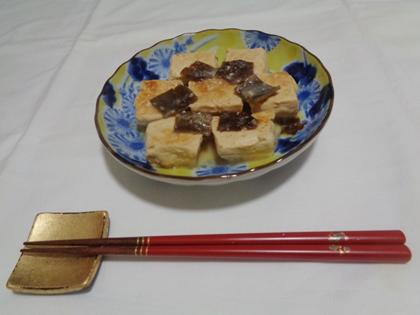 米みそと昆布出し汁の煮込み豆腐