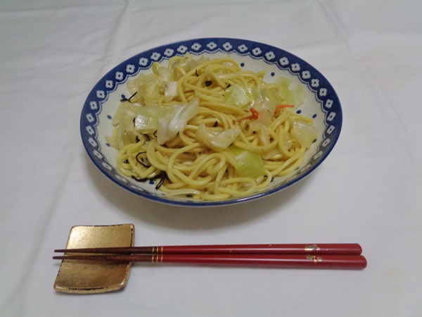 キャベツと塩昆布の中華めん